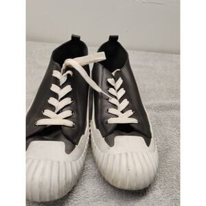 Weeboo Shoes Size 8.5